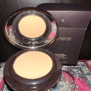 Laura Mercier Smooth Finish Foundation Powder - 1N1 01